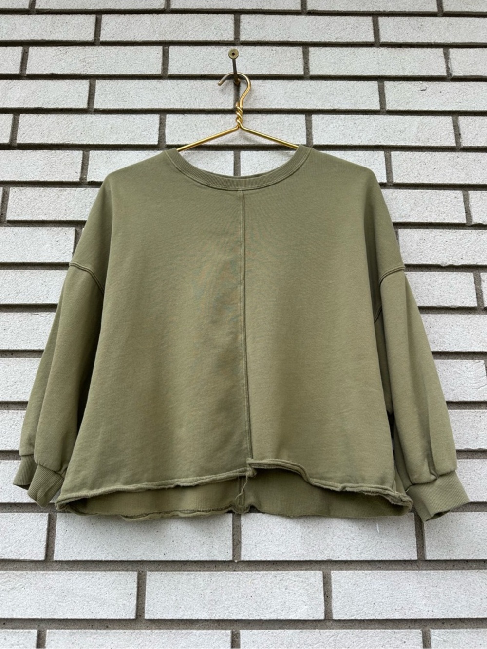 ME+EM Olive Washed Sweatshirt Raw Hem Cropped Boxy Pullover 8 Minimalist Cozy